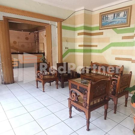 Hotel Palem 2 Syariah Malang Redpartner Exteriör bild