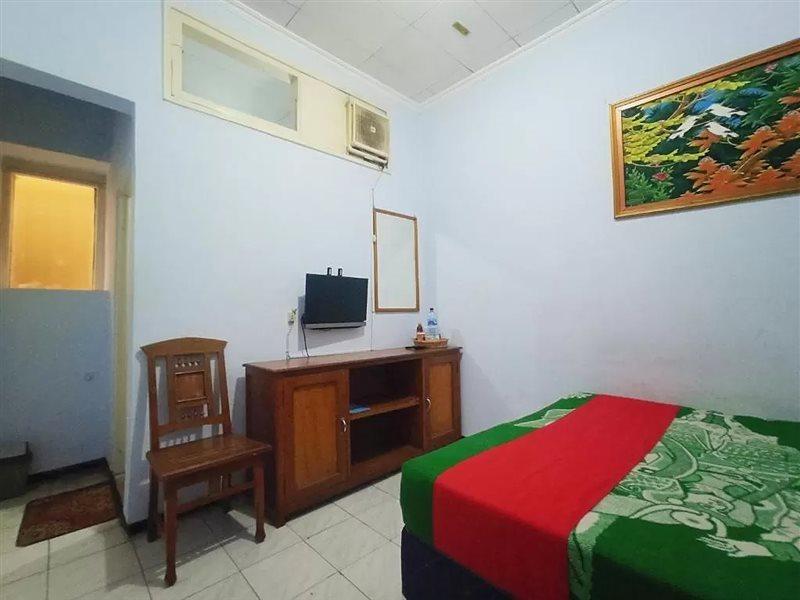 Hotel Palem 2 Syariah Malang Redpartner Exteriör bild