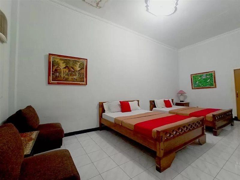 Hotel Palem 2 Syariah Malang Redpartner Exteriör bild