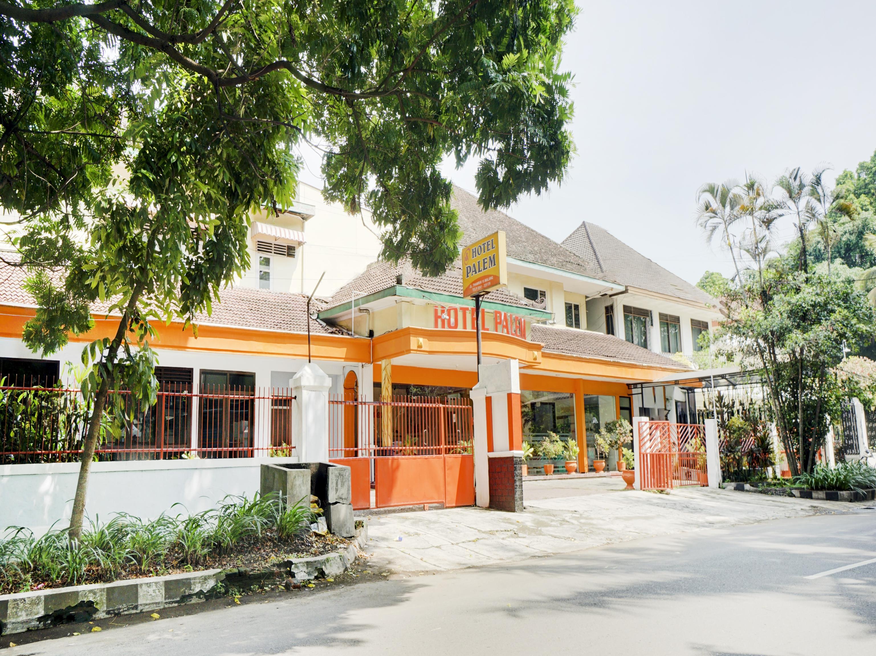 Hotel Palem 2 Syariah Malang Redpartner Exteriör bild