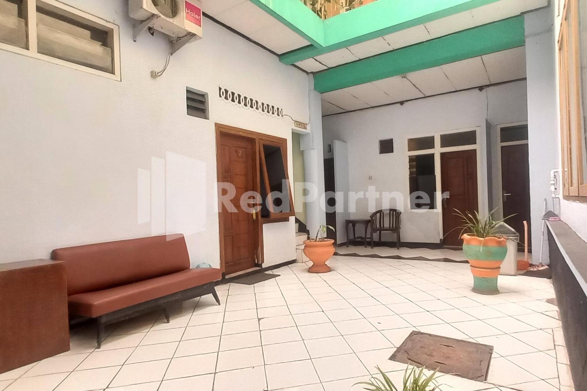 Hotel Palem 2 Syariah Malang Redpartner Exteriör bild